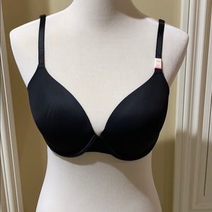 PINK Victoria’s Secret T-Shirt bra